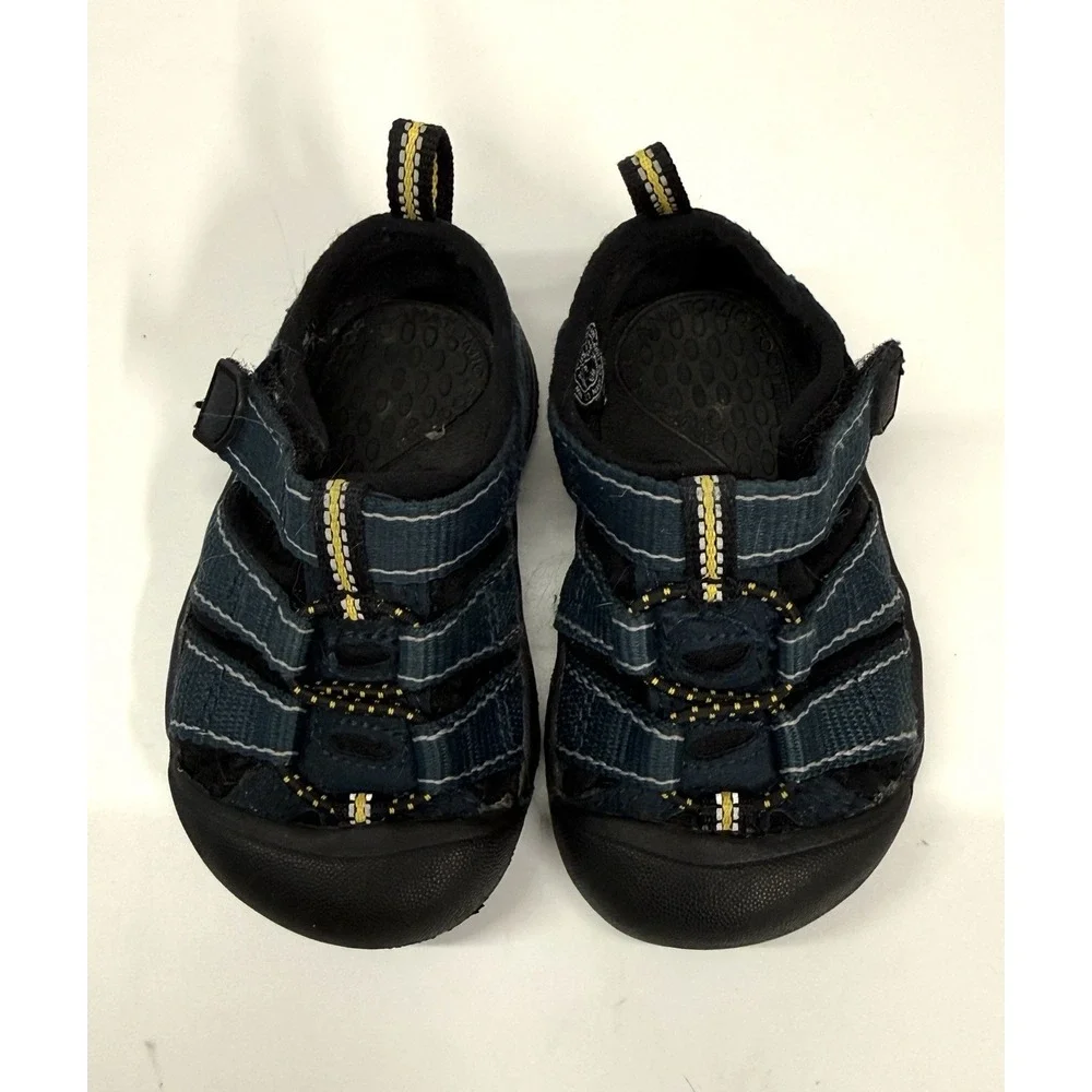 Keen Little Kids Toddlers Newport Closed Toe Waterproof Outdoor Sandals, Size 4